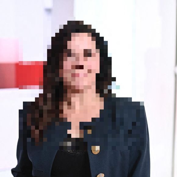 Exclusif - Laure Calamy lors de l'enregistrement de l'émission "Vivement dimanche" au studio Gabriel, présentée par M.Drucker et diffusée sur France 3. © Guillaume Gaffiot / Bestimage