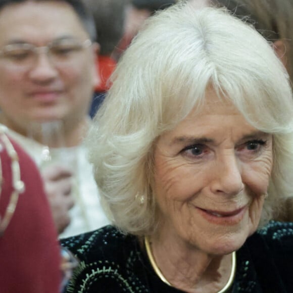 Camilla Parker Bowles, reine consort d'Angleterre lors d'une réception pour les communautés britanniques d'Asie de l'Est et du Sud-Est au Palais de Buckingham le 1er février 2023. 