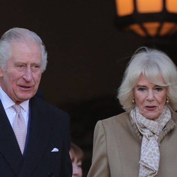 Le roi Charles III d'Angleterre et Camilla Parker Bowles, reine consort d'Angleterre, visitent l'hôtel de ville de Bolton à Bolton Greater Manchester, Royaume Uni, le 20 janvier 2023. 