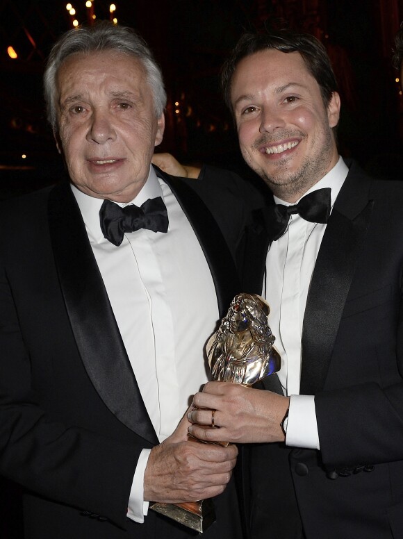 Michel Sardou et son fils Davy Sardou (prix du meilleur acteur dans un second rôle) - La 26e nuit des Molières aux Folies Bergère à Paris, le 2 juin 2014. 