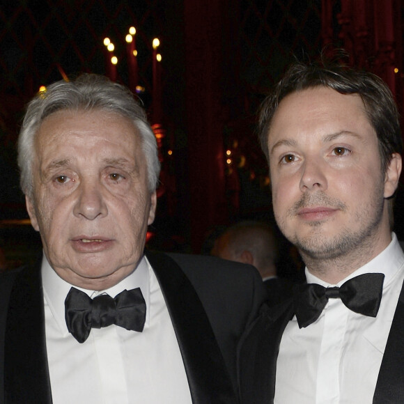 Michel Sardou et son fils Davy Sardou (prix du meilleur acteur dans un second rôle) - La 26e nuit des Molières aux Folies Bergère à Paris, le 2 juin 2014. 