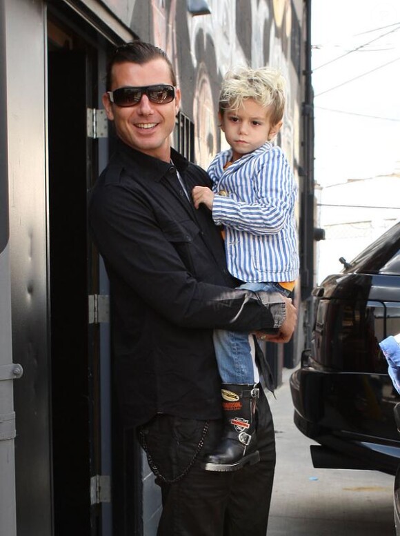 Gavin Rossdale à l'anniversaire de Cruz Beckham avec ses adorables fistons