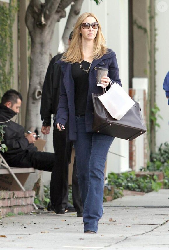 Lisa Kudrow, samedi 20 février, se rend dans un salon de coiffure de Melrose Avenue.