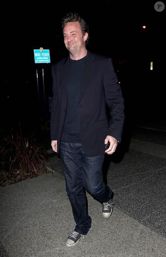 Matthew Perry se rend dans un restaurant de West Hollywood, vendredi 19 février.