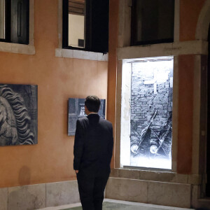 Exclusif -  Illustration - Vernissage de l'exposition "Regards Vénitiens" de l'artiste photographe Nikos Aliagas au Palazzo Vendramin Grimani. Venise, le 3 Février 2023. © Dominique Jacovides / Bestimage
