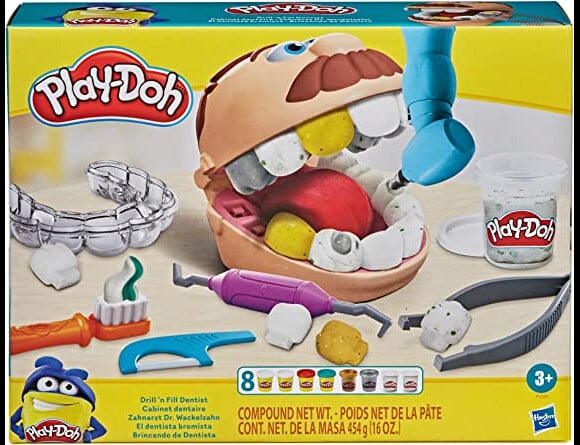 De nombreuses dents sont à soigner avec ce jeu Play-Doh cabinet dentaire pour enfant