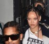 Exclusif - Rihanna et son compagnon A$AP Rocky, les mains pleines de son cognac "Mercer + Prince", quittent une soirée à Beverly Hills