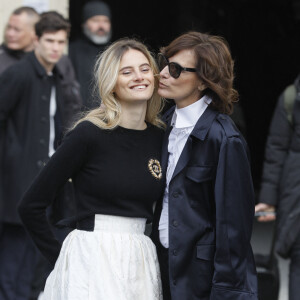 Inès de La Fressange et sa fille Violette Marie d'Urso - People à la sortie du défilé Chanel collection prêt-à-porter Automne/Hiver 2020-2021 lors de la Fashion Week à Paris le 3 mars 2020. 