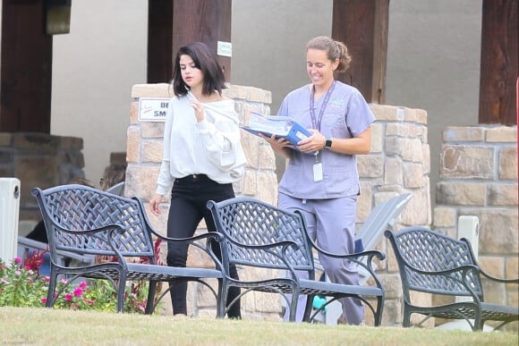 Selena Gomez a été admise au centre de désintoxication à Seymour dans le Tennessee. Atteinte du lupus, Selena Gomez a suivi une chimiothérapie, le 13 octobre 2016.