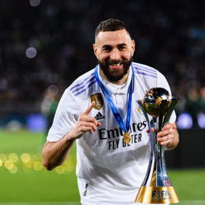 Jordan Ozuna a mis les petits plats dans les grands pour une belle occasion.
Karim Benzema le trophée de la coupe du monde des clubs lors de la coupe du monde des clubs opposant le Real Madrid au Al Hilal au stade Prince Moulay Abdellah à Rabat, Maroc. © Marcio Machado/Zuma Press/Bestimage