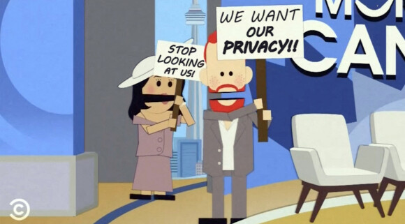 Et leur paradoxe est moqué grâce à des pancartes et à de fausses interviews.
Capture d'écran d'un épisode de South Park parodie Meghan Markle et le prince Harry dans le dernier épisode "The Worldwide Privacy Tour". © Comedy Central/JLPPA/Bestimage 