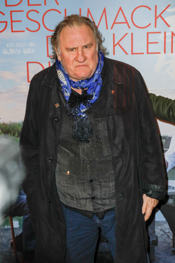 "... De toute façon, je vais bientôt rejoindre Guillaume..."
Gérard Depardieu à la première du film "The Taste of Small Things" à Berlin le 12 janvier 2023.