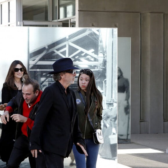 Karine Silla, Monica Bellucci, Vincent Macaigne - Tim Burton lors du tournage du remake du premier film "La sortie des usines Lumière" à l'Institut Lumière à Lyon, à l'occasion de la 14è Edition du "Lumière Film Festival". Le 22 octobre 2022 © Pascal Fayolle / Bestimage 