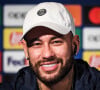 Neymar totalement in love de la belle Bruna !
 
Neymar Jr. en conférence de presse au Parc Des Princes à Paris. © Matthieu Mirville/Zuma Press/Bestimage