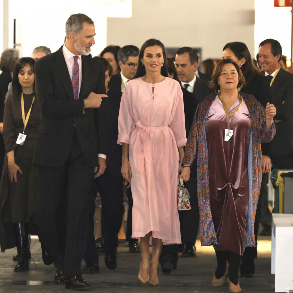 Le roi Felipe VI et la reine Letizia d'Espagne, inaugurent la 42ème Foire Internationale d'Art Contemporain-ARCO à Madrid, le 23 février 2023. 