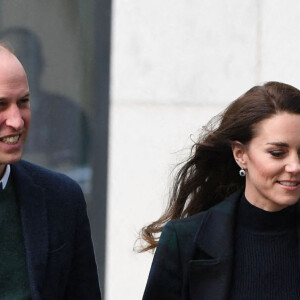 Peut-être copié du prince William et de Kate Middleton, qui accordent désormais leurs tenues. 
Le prince William, prince de Galles, et Catherine (Kate) Middleton, princesse de Galles, inaugurent officiellement le nouveau Centre hospitalier Royal Liverpool University Hospital à Liverpool, Royaume Uni, le 12 janvier 2023. 