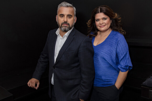 Deux amoureux qui se sont construits ensemble politiquement, à une époque où leur courant politique avait le vent en poupe.
Exclusif - Alexis Corbière et sa femme Raquel Garrido - TPMP (Touche Pas à Mon Poste) présenté par Cyril Hanouna, diffusée en direct le 21 Septembre 2021 sur C8 - Paris le 21 Septembre 2021 © Jack Tribeca / Bestimage 