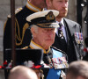 Le Roi Charles s'est attaqué à son frère, le prince Andrew, à qui il va retirer sa rente de 250 000 livres.
Le roi Charles III d'Angleterre, le prince Harry, duc de Sussex - Sorties du service funéraire à l'Abbaye de Westminster pour les funérailles d'Etat de la reine Elizabeth II d'Angleterre.