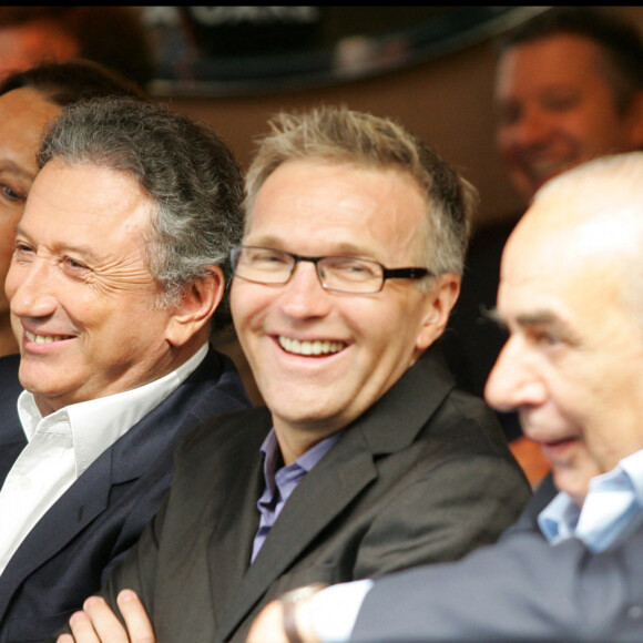 Il habitait le Roucas blanc, une belle maison au-dessus des places, face au château d'If.
Michel Drucker, Laurent Ruquier et Pierre Benichou - Conférence de presse de rentrée d'Europe 1 au restaurant La Gare.
