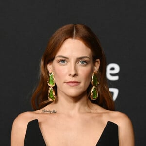 Riley Keough à la première de la série "Daisy Jones & The Six" à Los Angeles, le 23 février 2023.