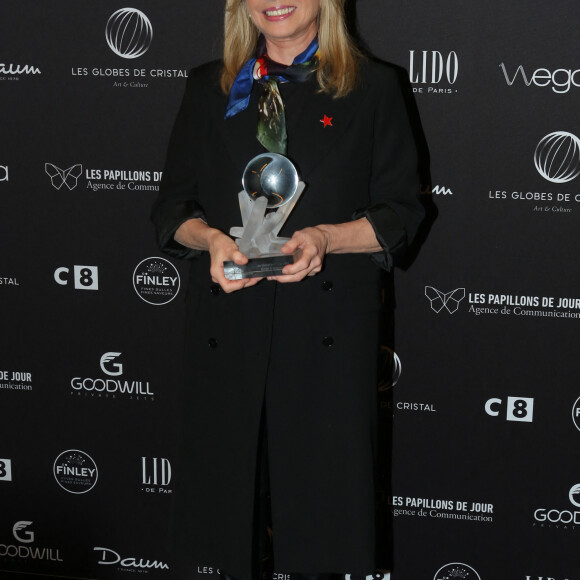 Véronique Sanson à la press Room de la 11ème cérémonie des Globes de Cristal au Lido à Paris le 30 janvier 2017. © CVS / Bestimage 