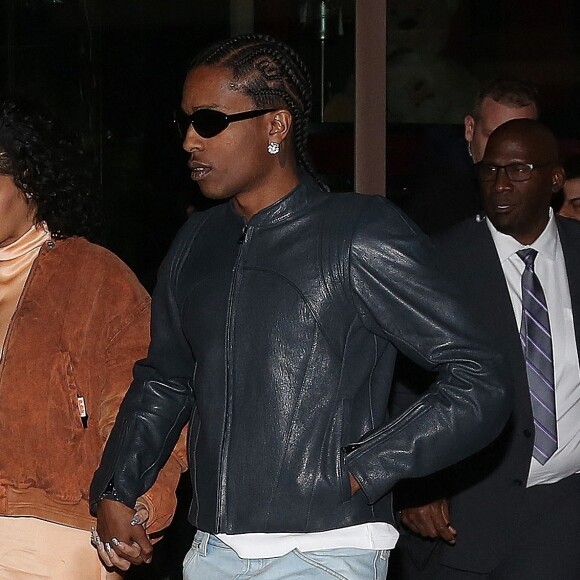 Rihanna et ASAP Rocky arrivent à 2 heures du matin au Restaurant Langosteria à Milan, Italie, le 24 Février 2023. 