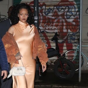 Rihanna et ASAP Rocky arrivent à 2 heures du matin au Restaurant Langosteria à Milan, Italie, le 24 Février 2023. 