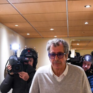 Exclusif - Après sa libération de la prison de la Santé, Patrick Balkany et sa femme Isabelle se rendent à la mairie de Levallois Perret le 12 février 2020.