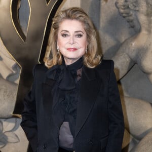 Catherine Deneuve - Photocall du défilé de mode prêt-à-porter automne-hiver 2023/2024 "Saint Laurent" lors de la Fashion Week de Paris. Le 28 février 2023 © Olivier Borde / Bestimage 