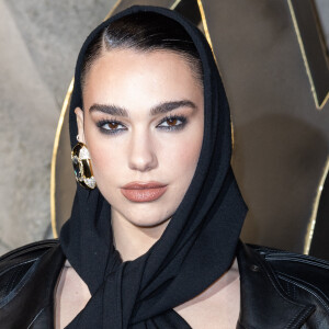 Dua Lipa - Photocall du défilé de mode prêt-à-porter automne-hiver 2023/2024 "Saint Laurent" lors de la Fashion Week de Paris. Le 28 février 2023 © Olivier Borde / Bestimage 