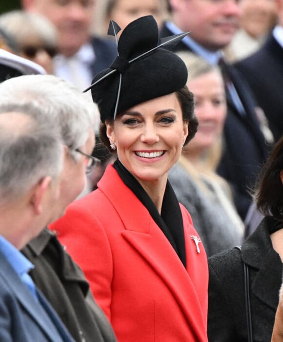A l'occasion de Saint David's Day, Kate Middleton et le prince William ont assisté à une parade militaire dans Windsor.
Kate Catherine Middleton, princesse de Galles, en visite au "1st Battalion Welsh Guards at Combermere Barracks "à Windsor, à l'occasion de la Saint-David.