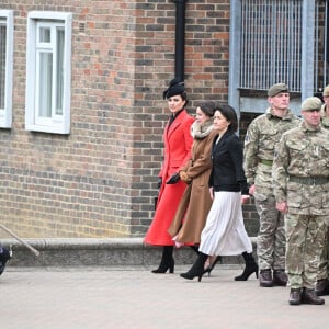 Kate Catherine Middleton, princesse de Galles, en visite au "1st Battalion Welsh Guards at Combermere Barracks "à Windsor, à l'occasion de la Saint-David. Le 1er mars 2023  BGUK_2581716 - Windsor, UNITED KINGDOM - The Prince and Princess of Wales - Prince William and Catherine - Kate Middleton visit the Welsh Guards at the Combermere Barracks, Windsor, UK. The Royal Highnesses visit the 1st Battalion Welsh Guards to attend the St David’s Day Parade. This will be the first time The Prince has visited the Welsh Guards since becoming Colonel of the Regiment. Pictured: Catherine - Kate Middleton - Princess of Wales 