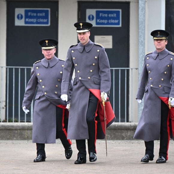 Le prince William de Galles, en visite au "1st Battalion Welsh Guards at Combermere Barracks "à Windsor, à l'occasion de la Saint-David. Le 1er mars 2023  BGUK_2581716 - Windsor, UNITED KINGDOM - The Prince and Princess of Wales - Prince William and Catherine - Kate Middleton visit the Welsh Guards at the Combermere Barracks, Windsor, UK. The Royal Highnesses visit the 1st Battalion Welsh Guards to attend the St David’s Day Parade. This will be the first time The Prince has visited the Welsh Guards since becoming Colonel of the Regiment. Pictured: Prince William 