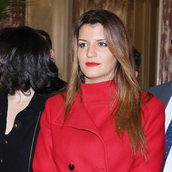 D'après les dernières informations de "Paris Matc"h, dans son dernier numéro paru dans les kiosques ce jeudi, Marlène Schiappa ne serait plus un coeur à prendre.
Rima Abdul-Malak, Marlène Schiappa - Remise du prix Ilan Halimi à l'Hôtel de Bourvallais à Paris, en présence d'E.Dupond-Moretti, ministre de la Justice. © Jonathan Rebboah / Bestimage