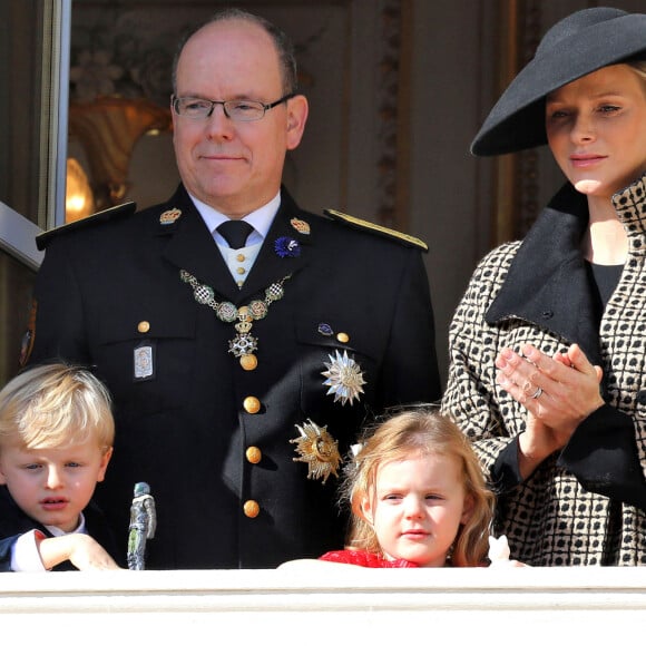 Le prince Albert II de Monaco, sa femme Charlene et leurs enfants, la princesse Gabriella et le prince Jacques - La famille princière de Monaco au balcon du palais lors de la fête nationale monégasque, à Monaco. Le 19 novembre 2018. © Dominque Jacovides / Bestimage 