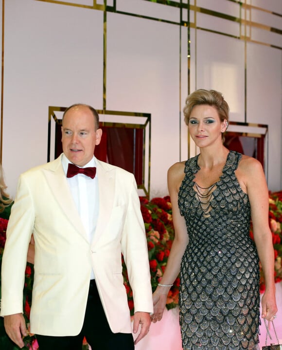 Le prince Albert II de Monaco et la princesse Charlene de Monaco arrivent à la 70ème édition du gala de la Croix Rouge monegasque à Monaco le 27 juillet 2018. © Dominique Jacovides/Bestimage 