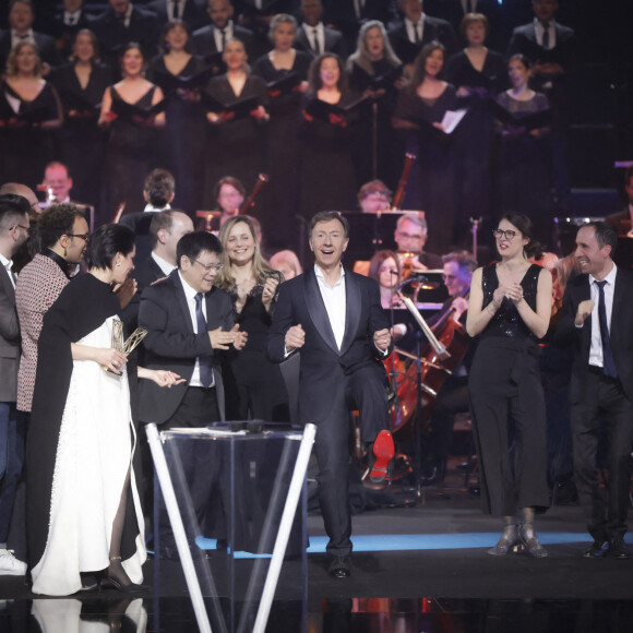 Il a mis l'ambiance aux Victoires de la musique classique.
Stéphane Bern et les artistes de la soirée dansent le French Cancan sur scène - 30ème cérémonie des Victoires de la musique classique à Dijon, présentée par S.Bern et diffusée en direct sur France 3. Le 1er mars 2023 © Jack Tribeca / Bestimage 