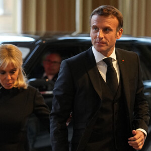 Le président français Emmanuel Macron et la première dame, Brigitte Macron - Les chefs d'Etats et les invités arrivent à la réception donnée par le roi d'Angleterre à Buckingham Palace, à la veille des funérailles de la reine Elizabeth II d'Angleterre, le 18 septembre 2022. 