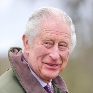 Charles III rendra une petite visite à la France à la fin du 26 au 29 mars prochain
Le roi Charles III d'Angleterre lors d'une visite sur un site d'entraînement pour les recrues militaires ukrainiennes (Wiltshire). Les recrues y suivent cinq semaines d'entraînement au combat de base par les forces partenaires britanniques et internationales, avant de retourner combattre en Ukraine. 