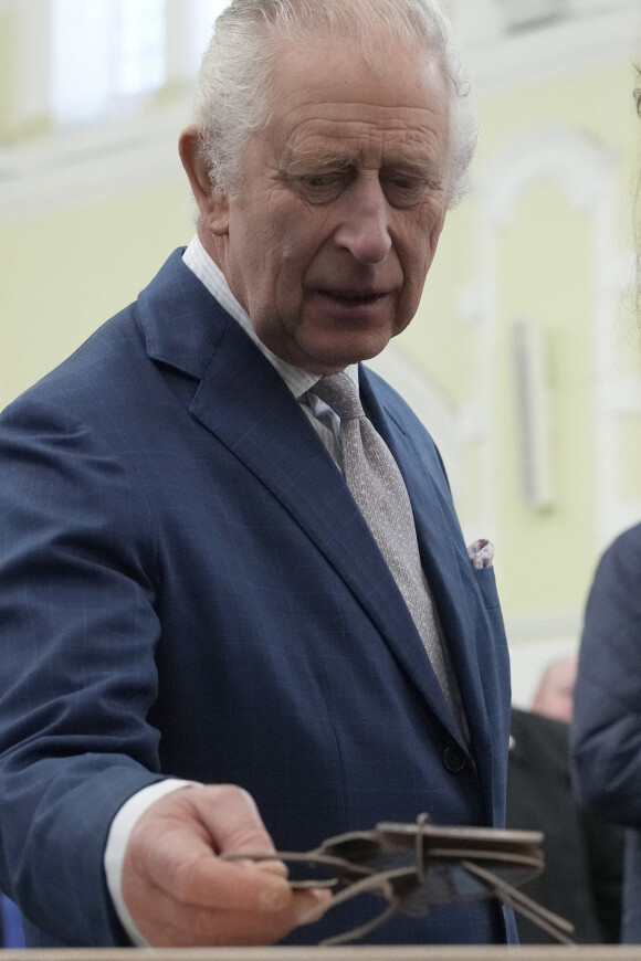 Le roi Charles III d'Angleterre lors d'une visite à l'Université d'East London pour marquer le 125ème anniversaire de l'université et ouvrir un nouveau centre d'enseignement médical de première ligne, à Londres, Royaume Uni, le 8 février 2023. 