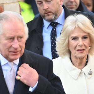 Au côté de son épouse Camilal Parker-Bowles, il se rendra dans la capitale pour s'entretenir notamment avec Emmanuel Macron, qu'il n'a pas revu depuis le mois de septembre 2022
Le roi Charles III d'Angleterre et Camilla Parker Bowles, reine consort d'Angleterre, lors d'une visite sur Brick Lane à Londres, Royaume Uni, le 8 février 2023, pour rencontrer des organismes de bienfaisance et des entreprises au coeur de la communauté bangladaise britannique, et des personnes qui étaient activement impliquées dans le mouvement antiraciste de les années 1960 et 1970. 