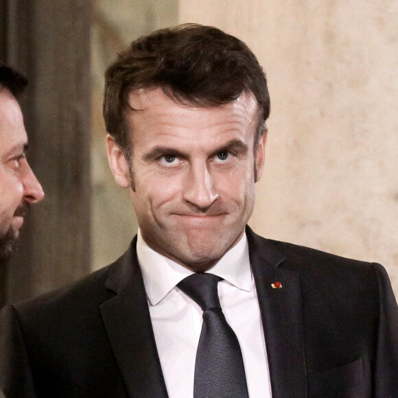 Le président Emmanuel Macron accueille le président de l'Ukraine Volodymyr Zelensky au palais de l'Elysée à Paris le 8 février 2023. © Stéphane Lemouton / Bestimage 