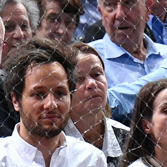 Vianney et sa femme Catherine Robert en tribune lors du tournoi de tennis "Rolex Paris Masters 2022" à Bercy AccorHotels Arena à Paris le 2 novembre 2022. © Veeren/Bestimage