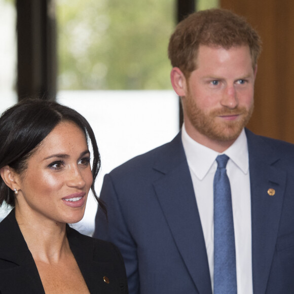 Présents ou pas, l'avenir nous le dira !
Le prince Harry, duc de Sussex et Meghan Markle, duchesse de Sussex assistent à la soirée WellChild Awards à l'hôtel Royal Lancaster à Londres le 4 septembre 2018. 