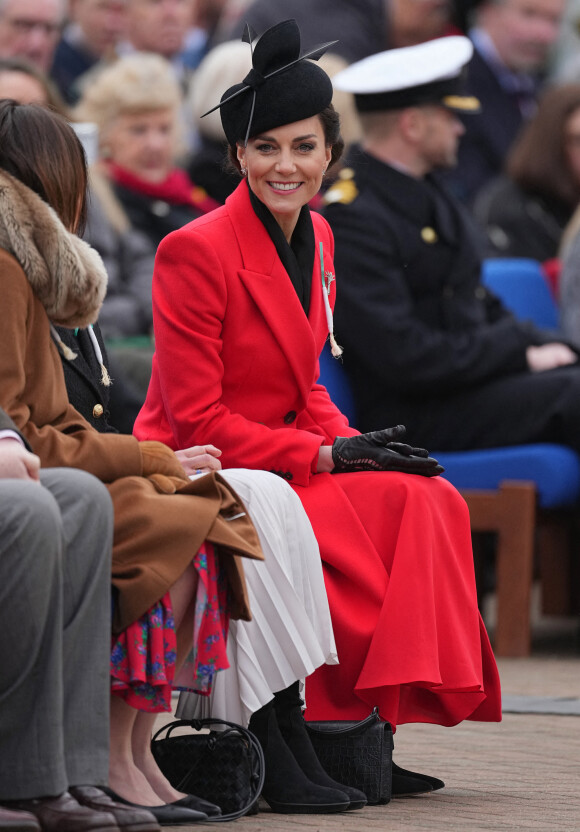 Et comme sa maman Kate Middleton l'a indiqué dans des propos rapportés par Hello, Louis est comme ça presque tous les jours
Catherine Kate Middleton, princesse de Galles, en visite au "1st Battalion Welsh Guards at Combermere Barracks "à Windsor, à l'occasion de la Saint-David le 1er mars 2023. 