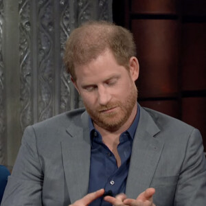 Le prince Harry donne une interview sur le plateau de Stephen Colbert à propos de la vie après la mort 