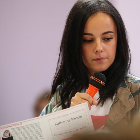 Alizée a annoncé la mort de son chat à 13 ans sur Instagram ce lundi.
Exclusif - La chanteuse Alizée a donné de la voix pour se faire entendre des 109 élèves de 5ème qui participaient à la dictée ELA. © Olivier Sanchez/Crystal Pictures/Bestimage