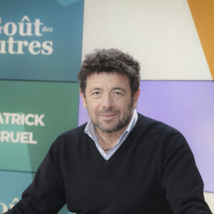 Exclusif - Patrick Bruel - Patrick Bruel est l'invité de V.Benaim sur I24 News dans son nouveau talk show "Le Goût des Autres" diffusé le 05/02/2023 - Paris le 18/01/2023 - © Jack Tribeca / Bestimage 