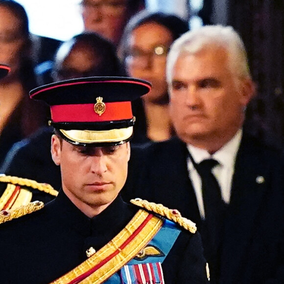 Le prince William, prince de Galles et le prince Harry, duc de Sussex - Veillée des petits-enfants de la reine Elizabeth II au Westminster Hall à Londres, Royaume Uni, le 17 septembre 2022. 