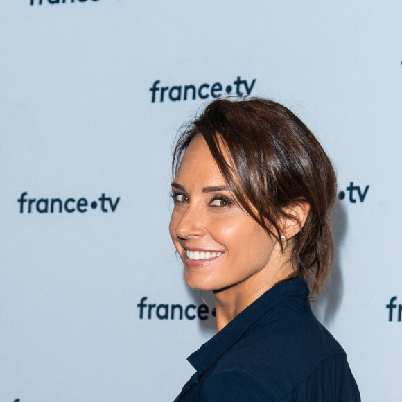 Julia Vignali lors du photocall dans le cadre de la conférence de presse de France Télévisions au Pavillon Gabriel à Paris, France, le 24 août 2021. © Pierre Perusseau/Bestimage